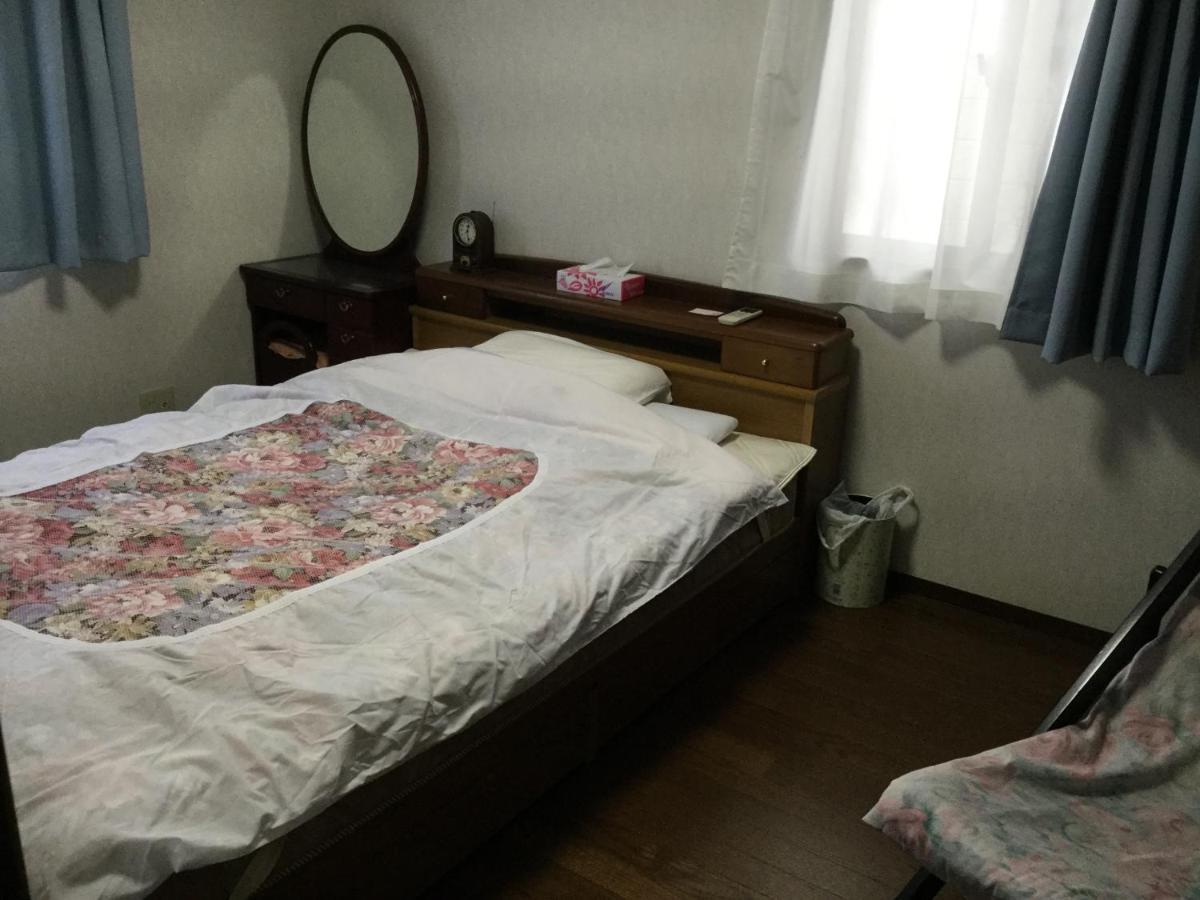 Guesthouse Cosmo Токусіма Екстер'єр фото
